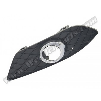 Tampon Izgarası W204 Ön Sol; Kapalı Sis Far Çerçeveli 2011-13