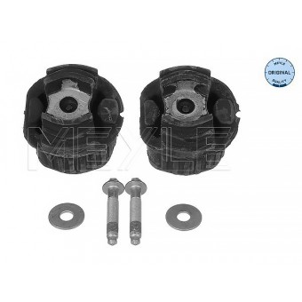 Travers Takozu (Tm Tk) W210 Arka; Arka Taraf