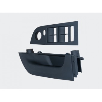 Kapı Tutamağı E90 Ön Sol; Siyah Cam Düğme Çerçeveli